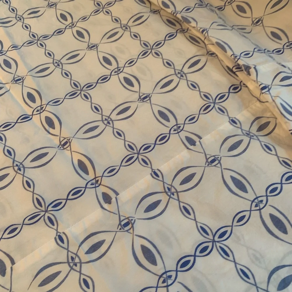 Matouk blue white