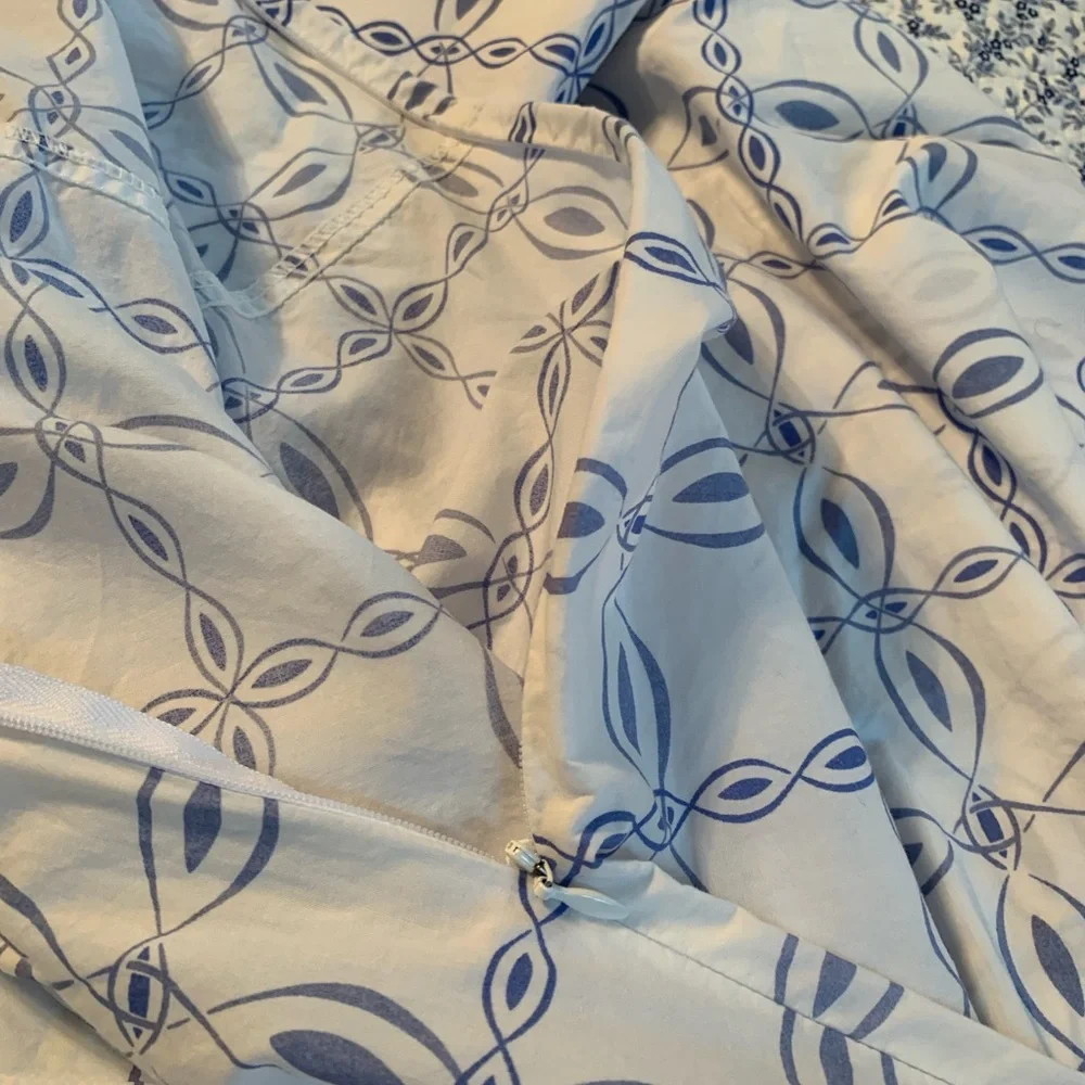 Matouk blue white