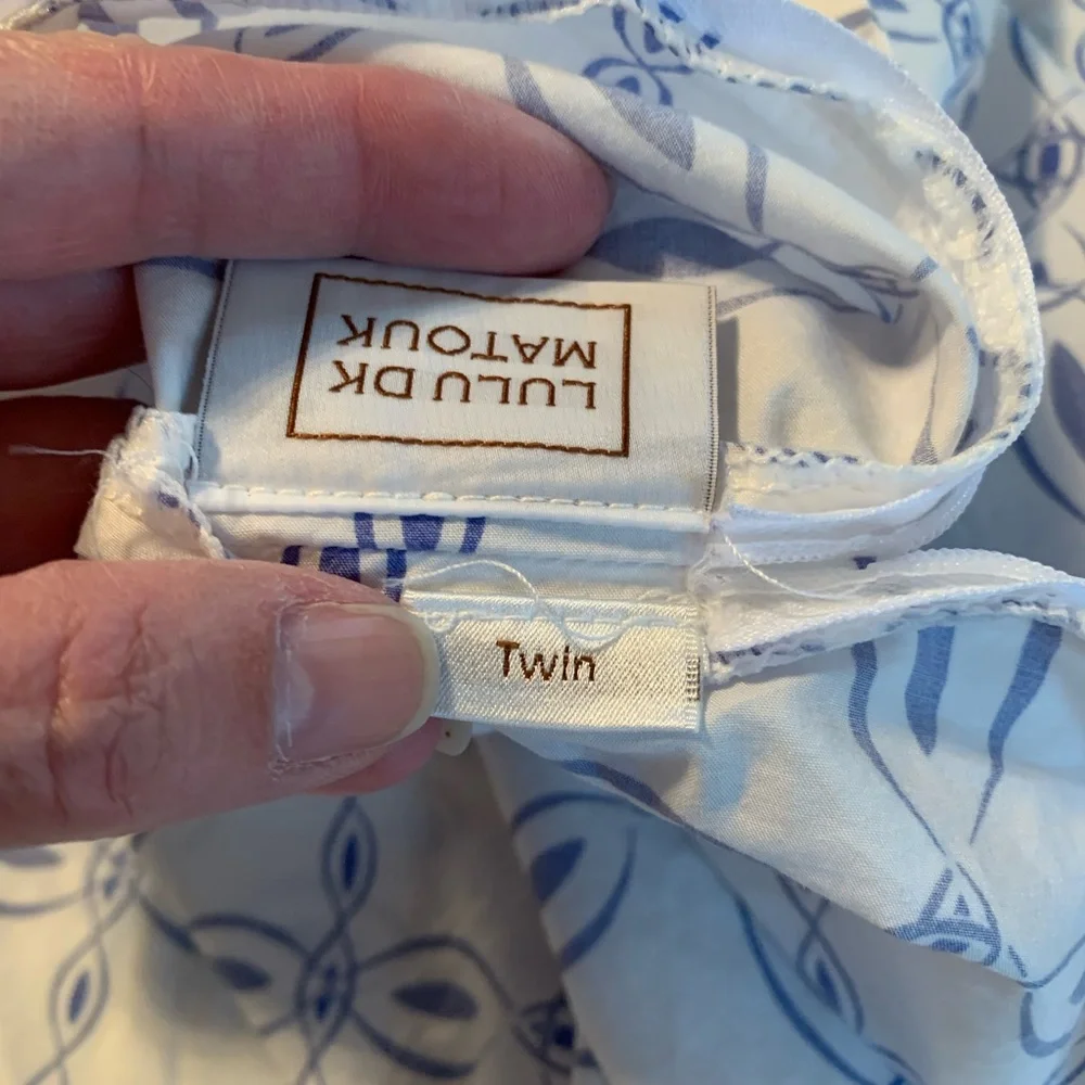 Matouk blue white