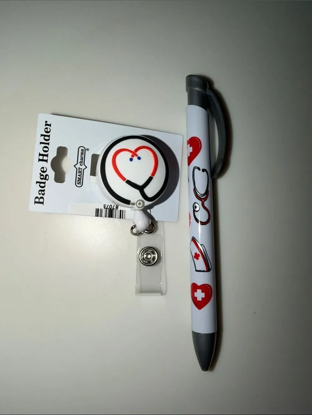 Gift Bundle White Black Stethoscope Heart Clip-on ID Key Holder Nurse print Pen
