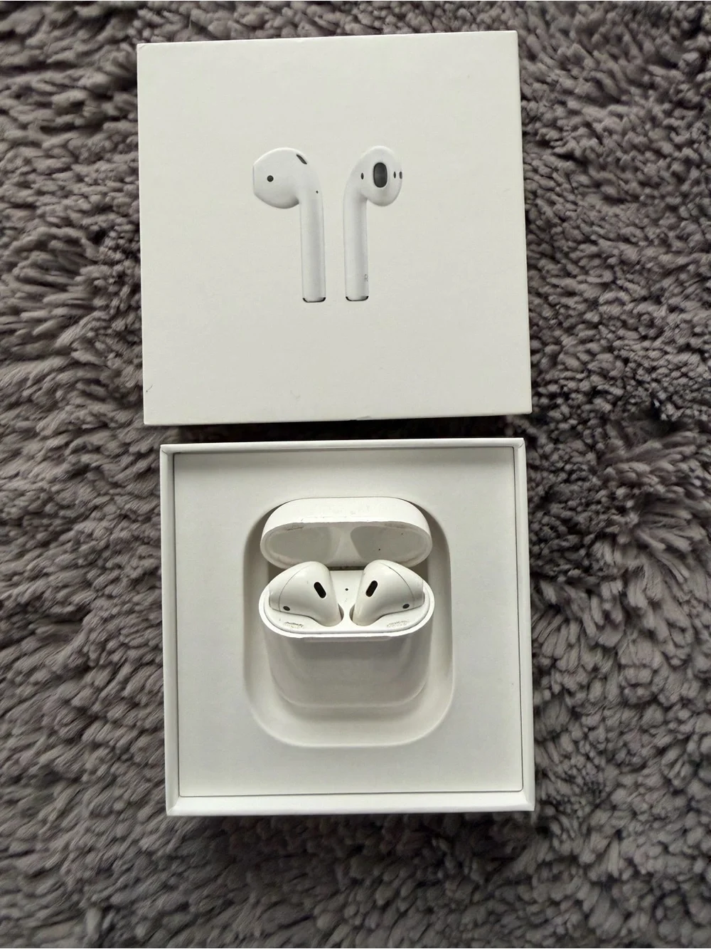 Apple White Wireless Earbuds with Charging Case and Box
