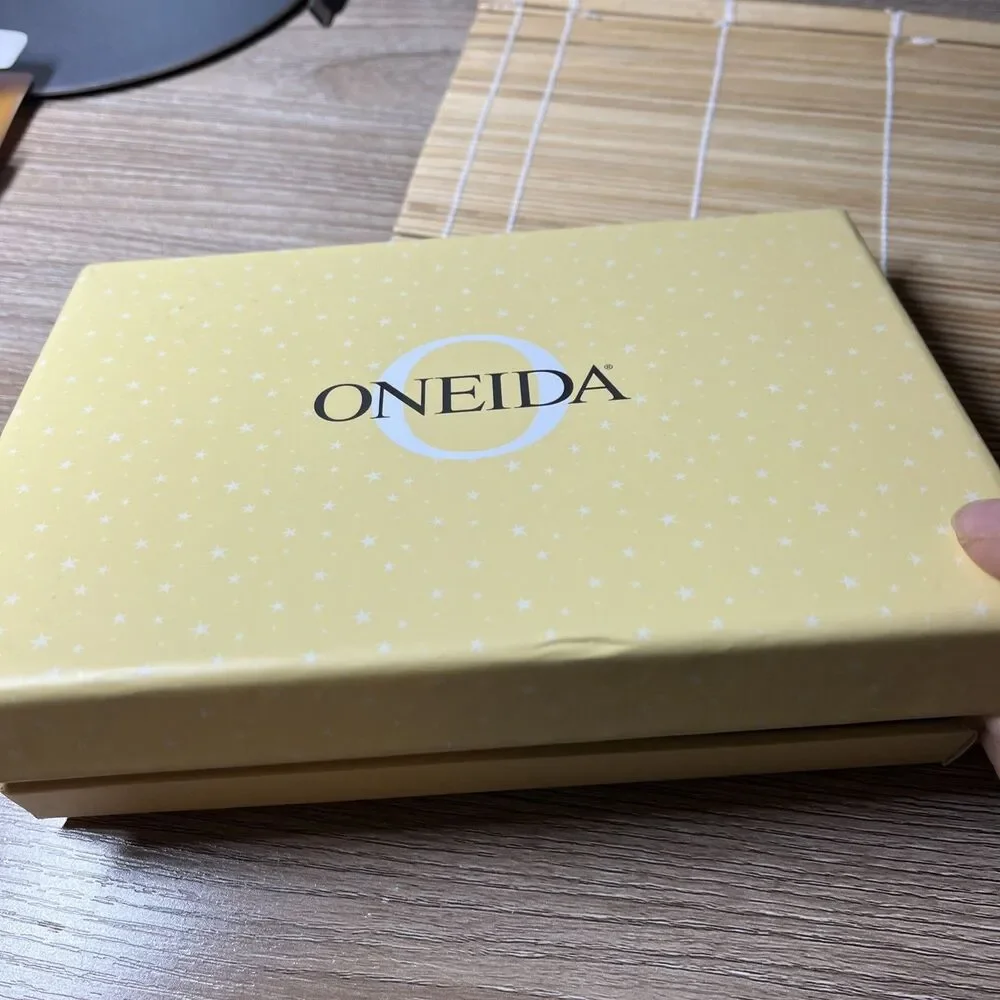 ONEIDA chateau 18