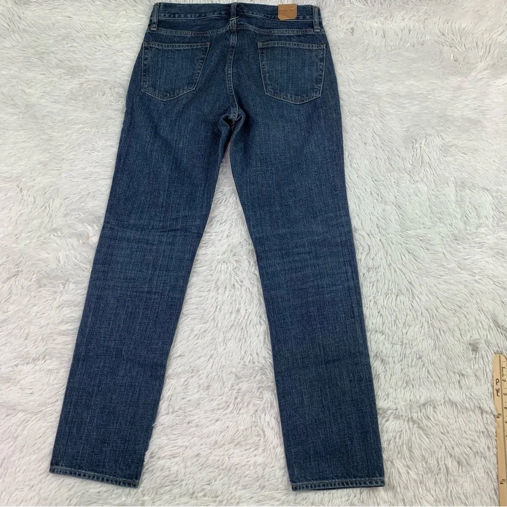 J. Crew sits hips