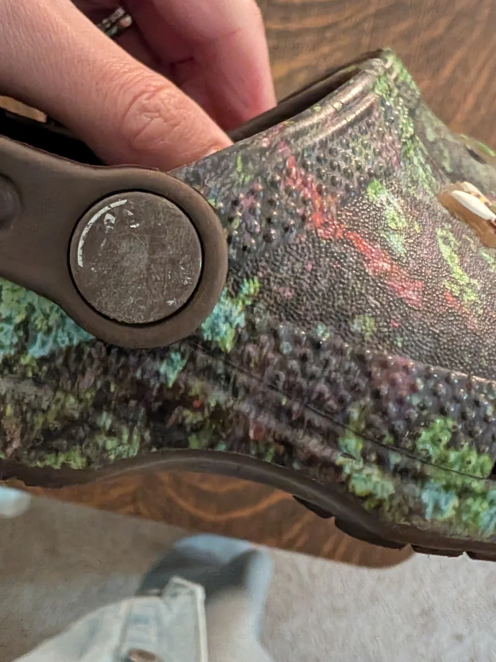 N/A bugs crocs