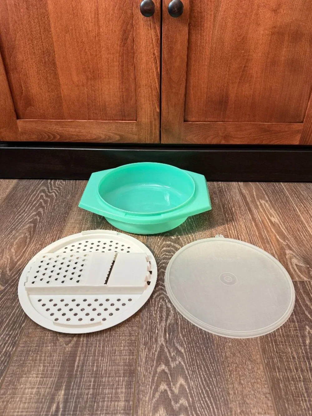 Tupperware vintage cheese