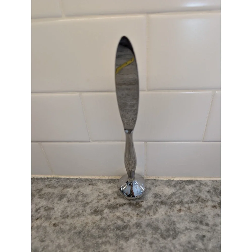 IVIC Standing Knife Spreader in Silver - Stainless Steel Blade and Handle‎