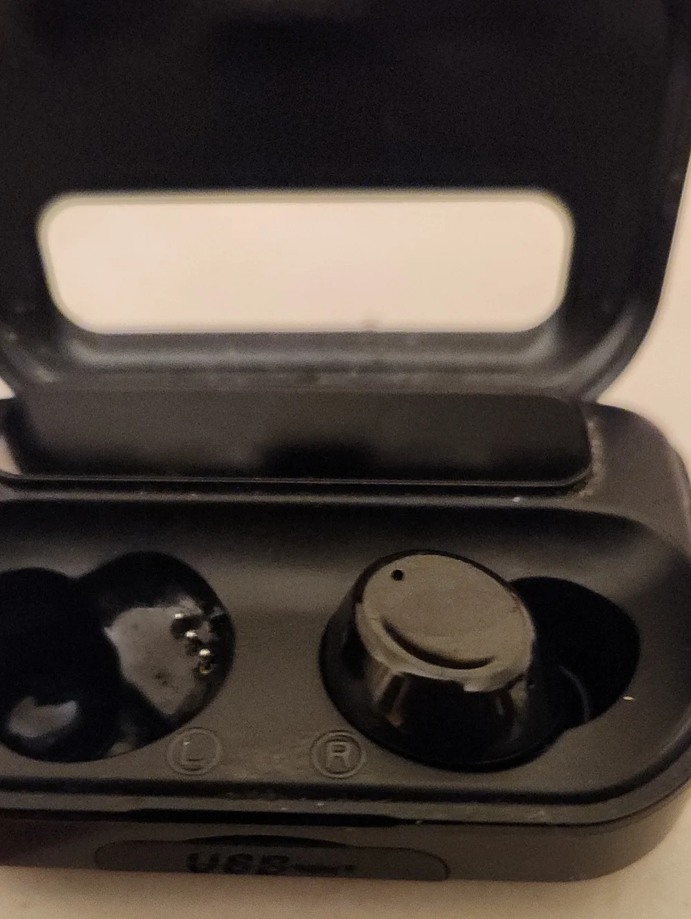 Wireless True Earbud with Charging Case - Black