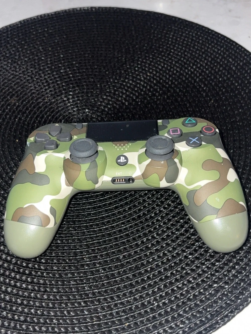 Playstation 4 green camouflage