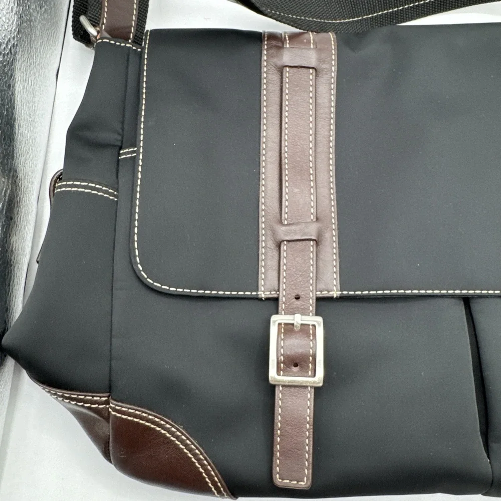 Levenger nylon crossbody