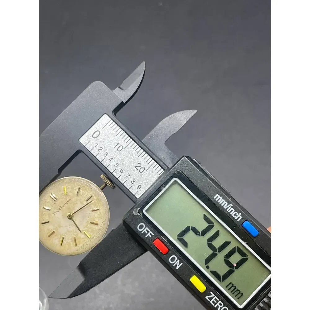 Girard-Perregaux markers stick unattached