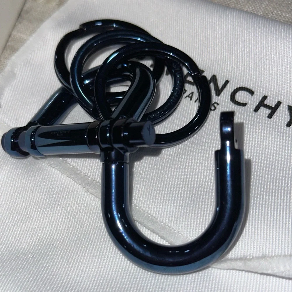 Givenchy ring spring