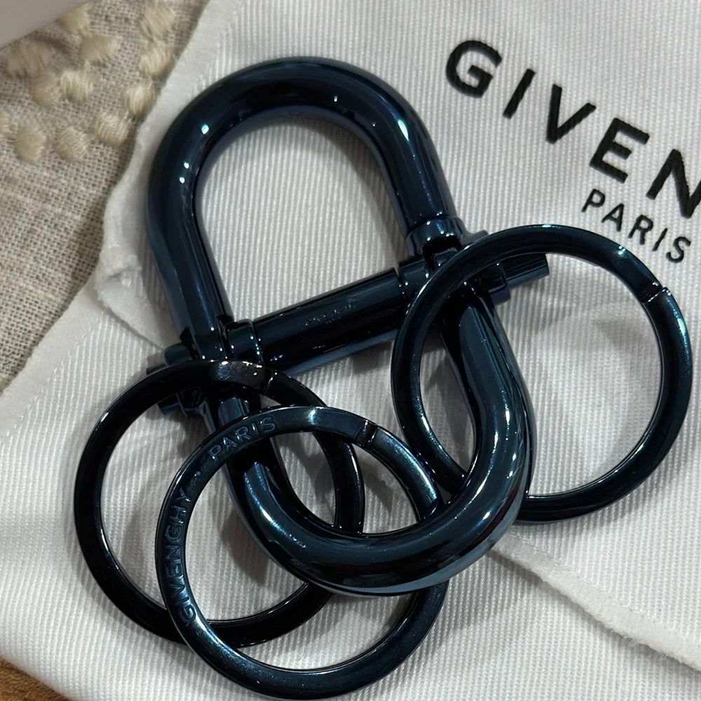 Givenchy ring spring