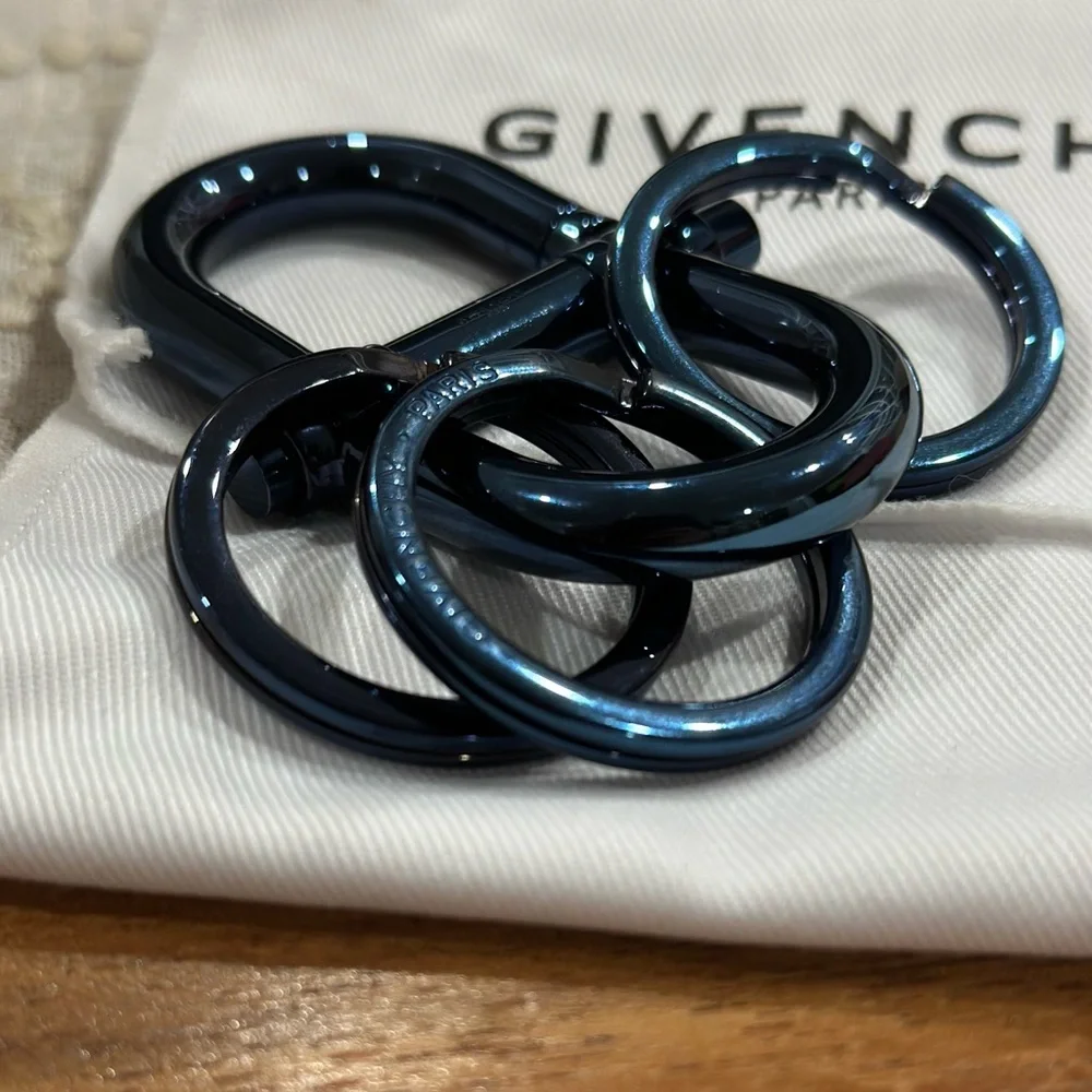 Givenchy ring spring