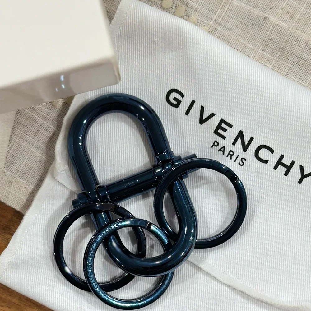 Givenchy ring spring