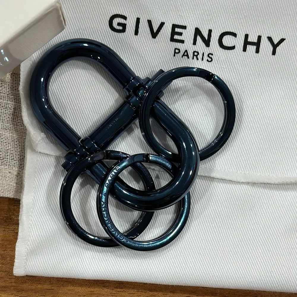 Givenchy ring spring