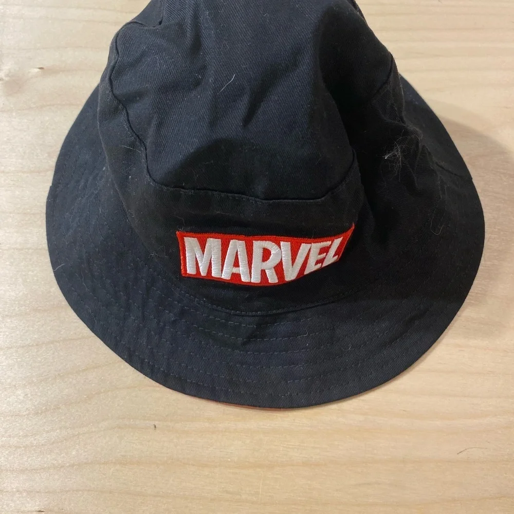 Marvel reversible bucket