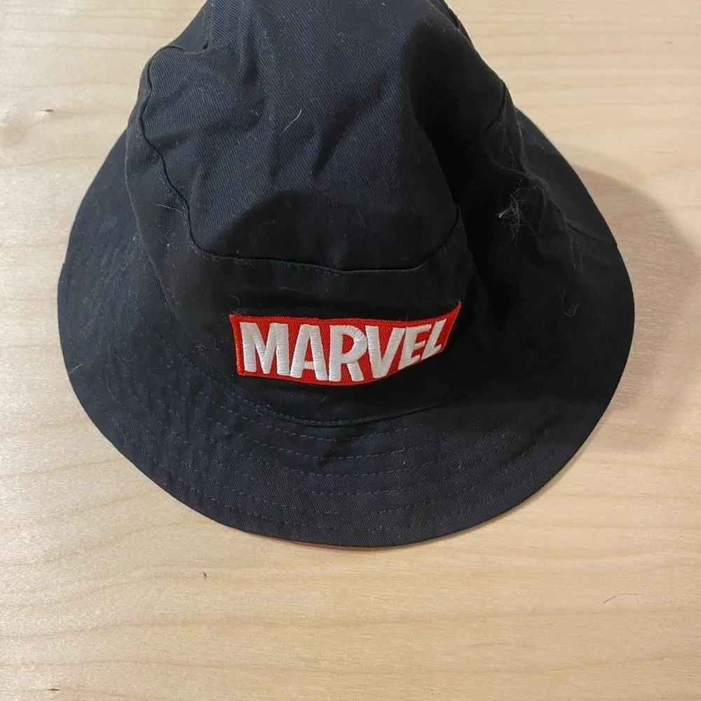 Marvel reversible bucket