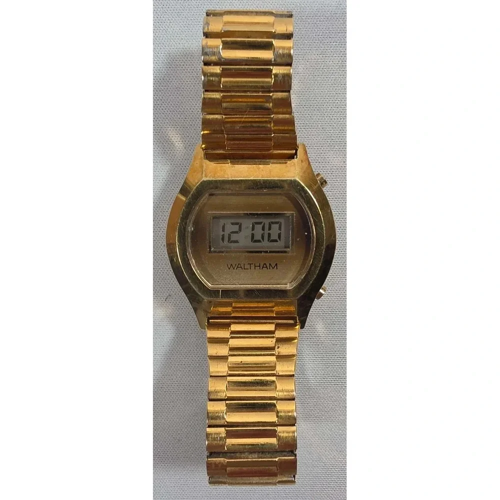 Waltham Quartz Digital Square Gold Metal Bracelet - Running