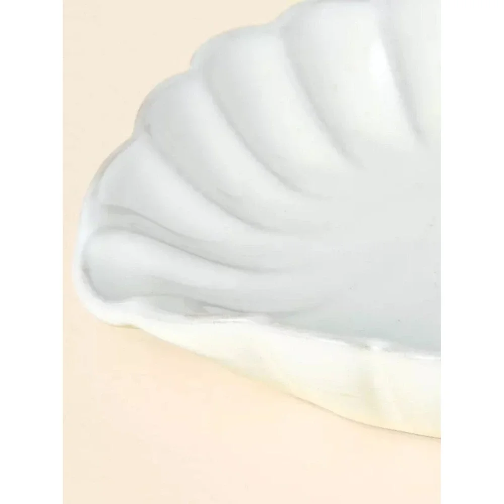Hearth & Hand scalloped edge