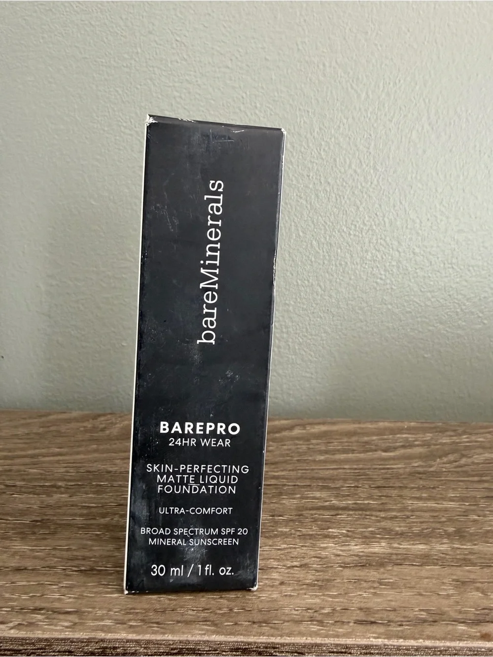 bareMinerals BarePro Matte Liquid Foundation - Medium Deep Warm 40