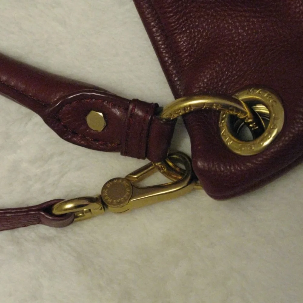 Marc Jacobs Classic Q Hilier Hobo Bag Bordeaux Burgundy Convertible Strap