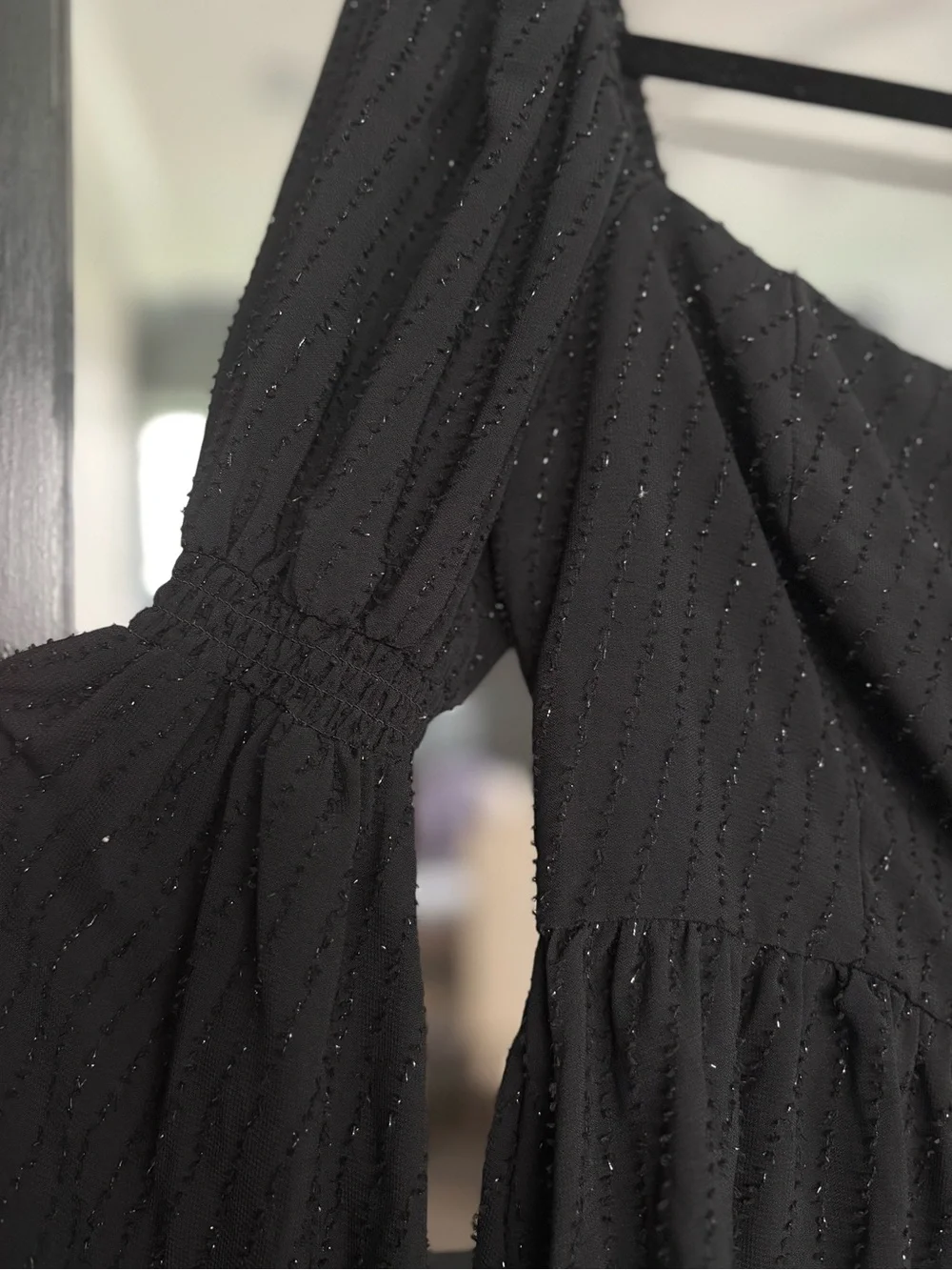 Astr label black