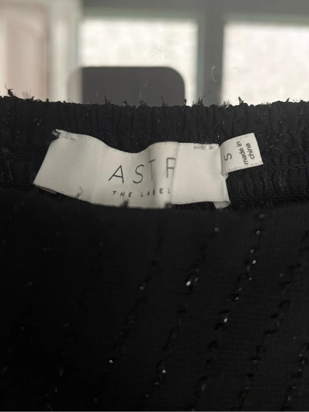 Astr label black