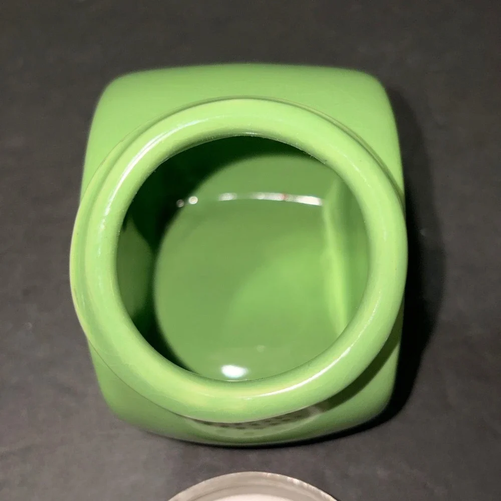 unbranded green ceramic