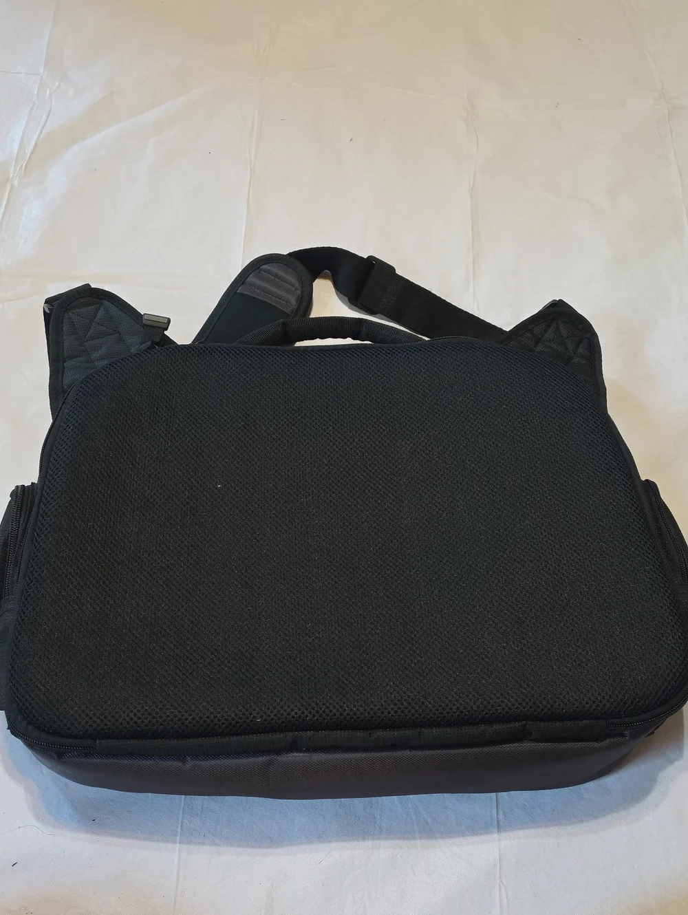 Eddie Bauer compact messenger
