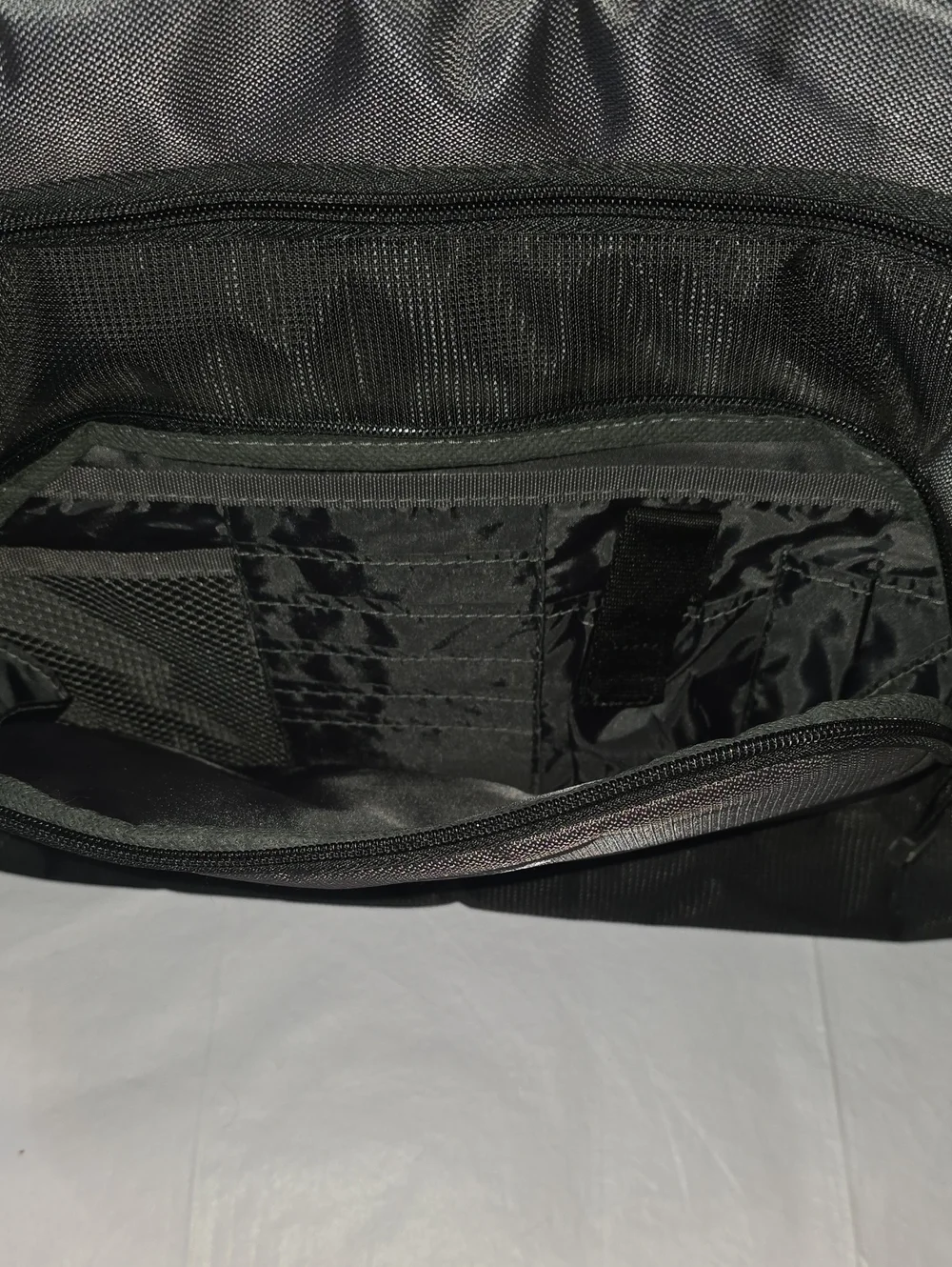 Eddie Bauer compact messenger