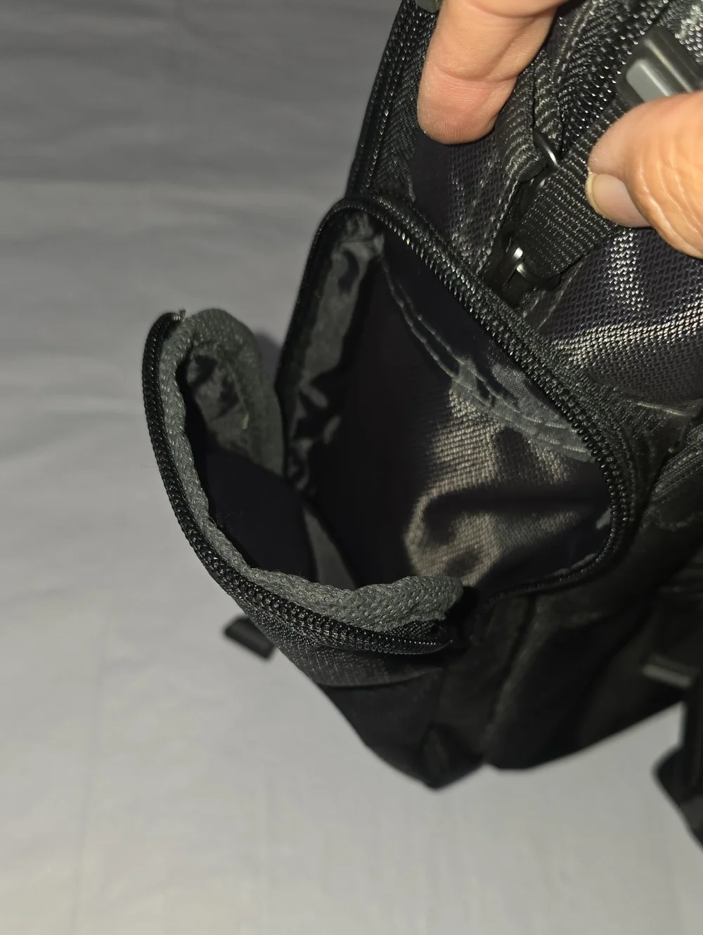 Eddie Bauer compact messenger