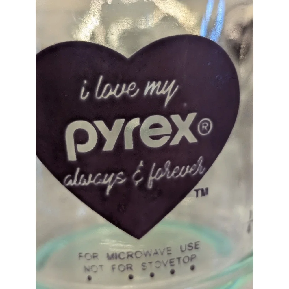 Pyrex cute collectible