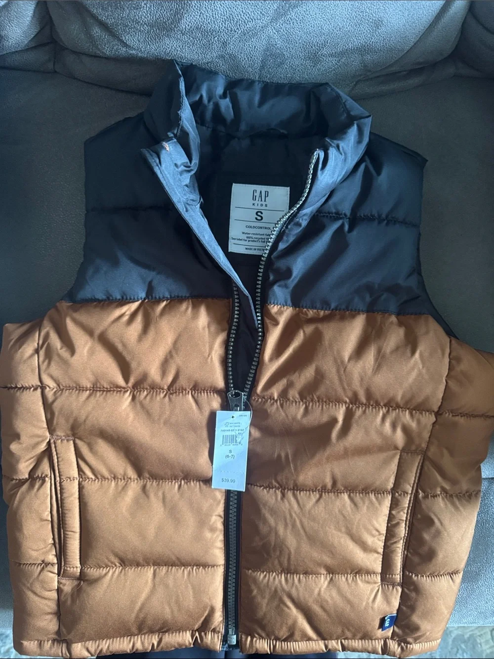 GAP quilted sleeveless