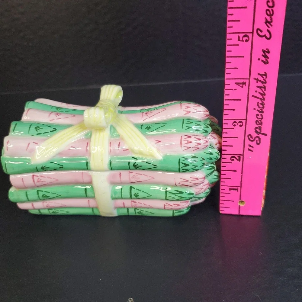 Metropolitan Museum of Art‎ (MMA) Asparagus Trinket Box Small Pink Green Russian