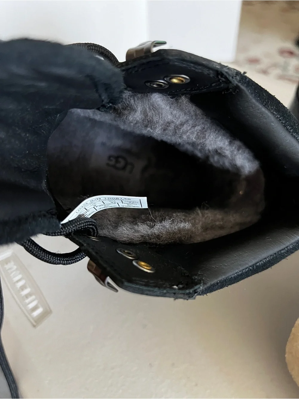 UGG new without