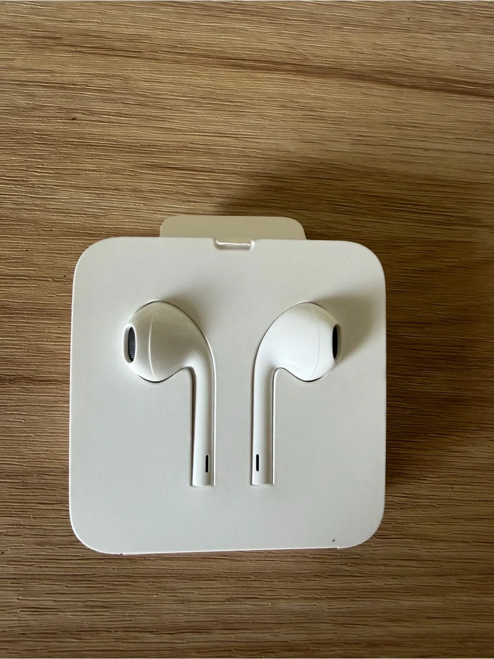 Apple EarPods with lightning connector