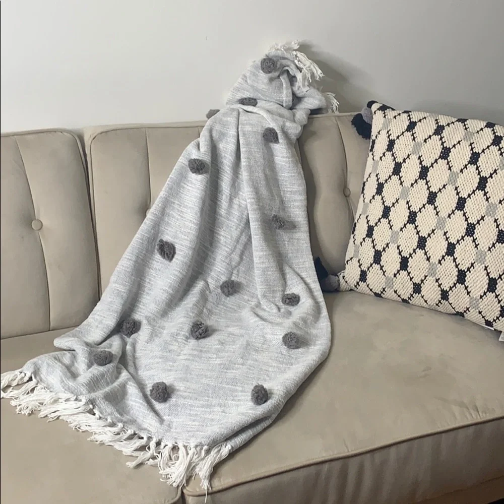 Gray and white Pom Pom fringe throw‎