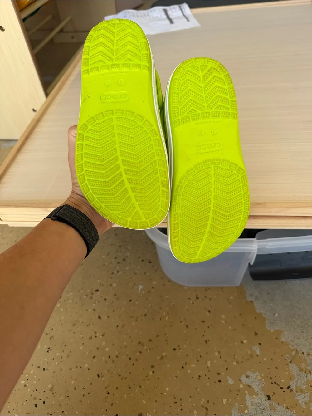 CROCS bright lime
