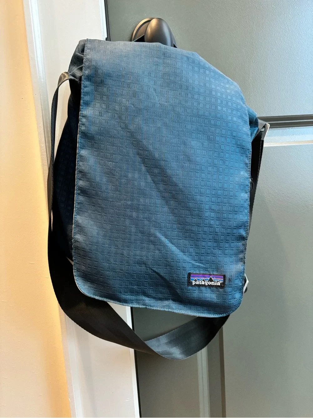 Patagonia compact messenger