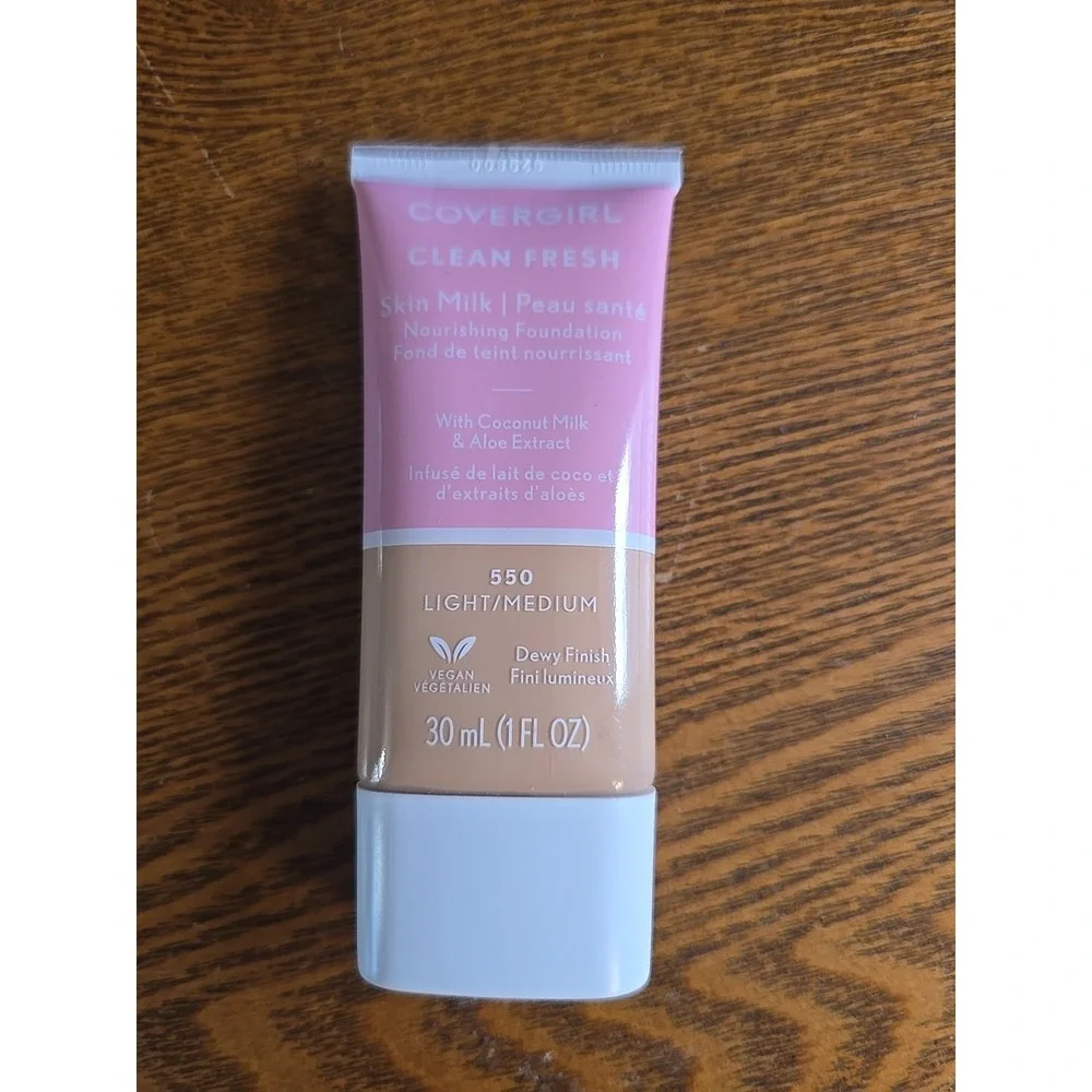 Covergirl Clean Fresh Foundation -light/ MEDIUM 550 - 1fl‎ oz
