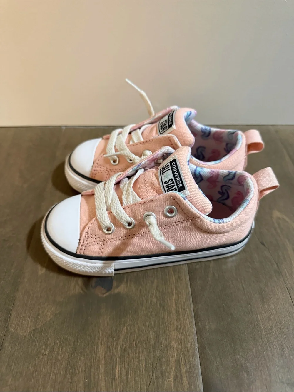 Converse light pink