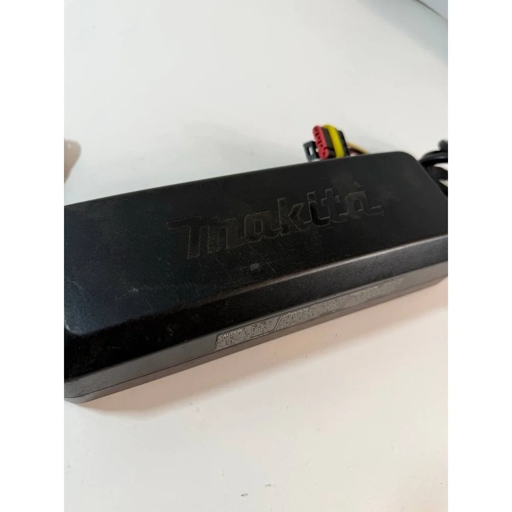 Makita DC4001 40V Max XGT Battery‎ Charger