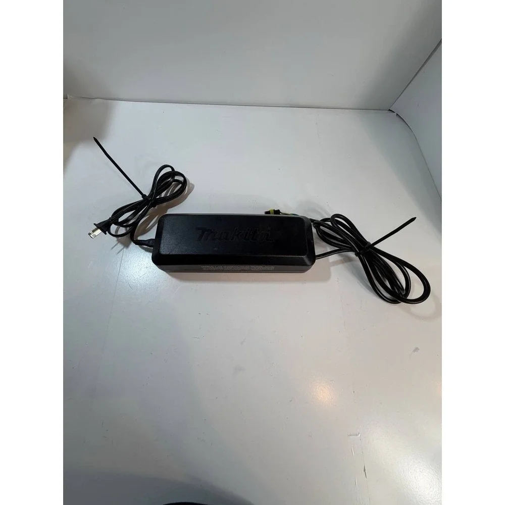 Makita genuine dc4001
