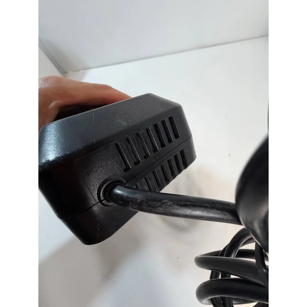 Makita genuine dc4001