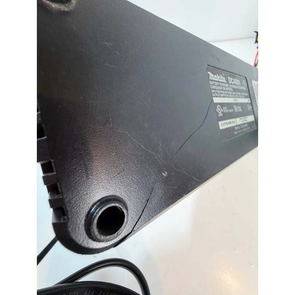 Makita genuine dc4001