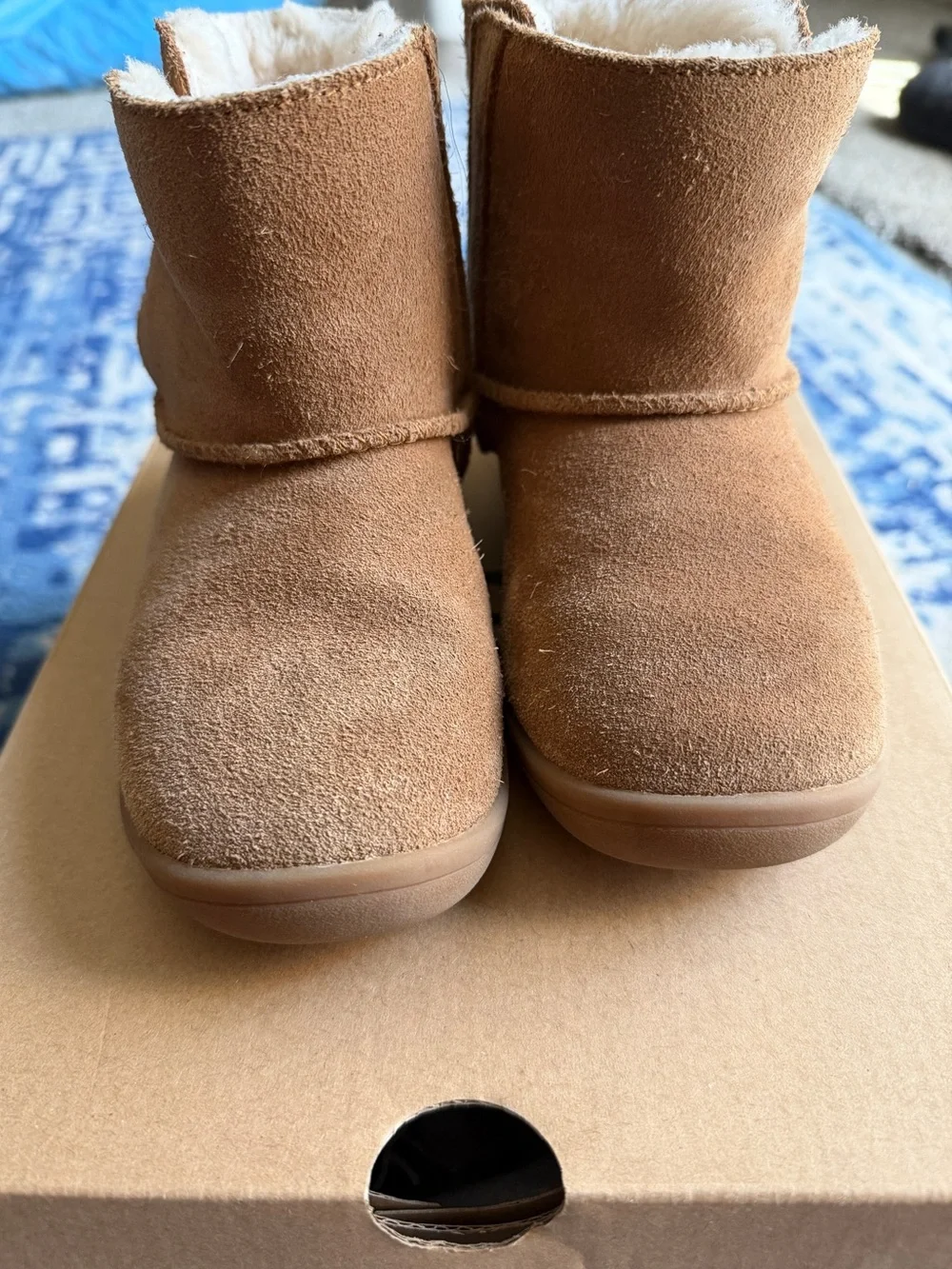 UGG kids keelan