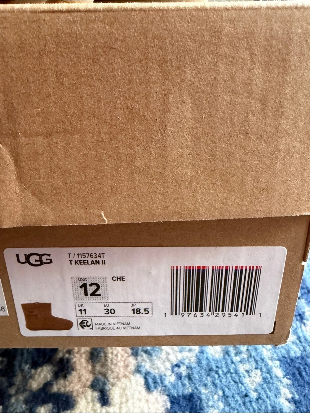 UGG kids keelan