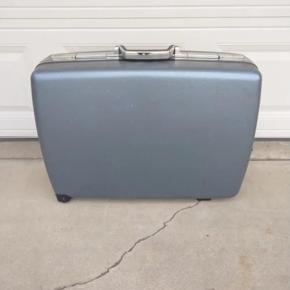 Vintage American Tourister Tiara Ice Blue Large Suitcase Hard Luggage