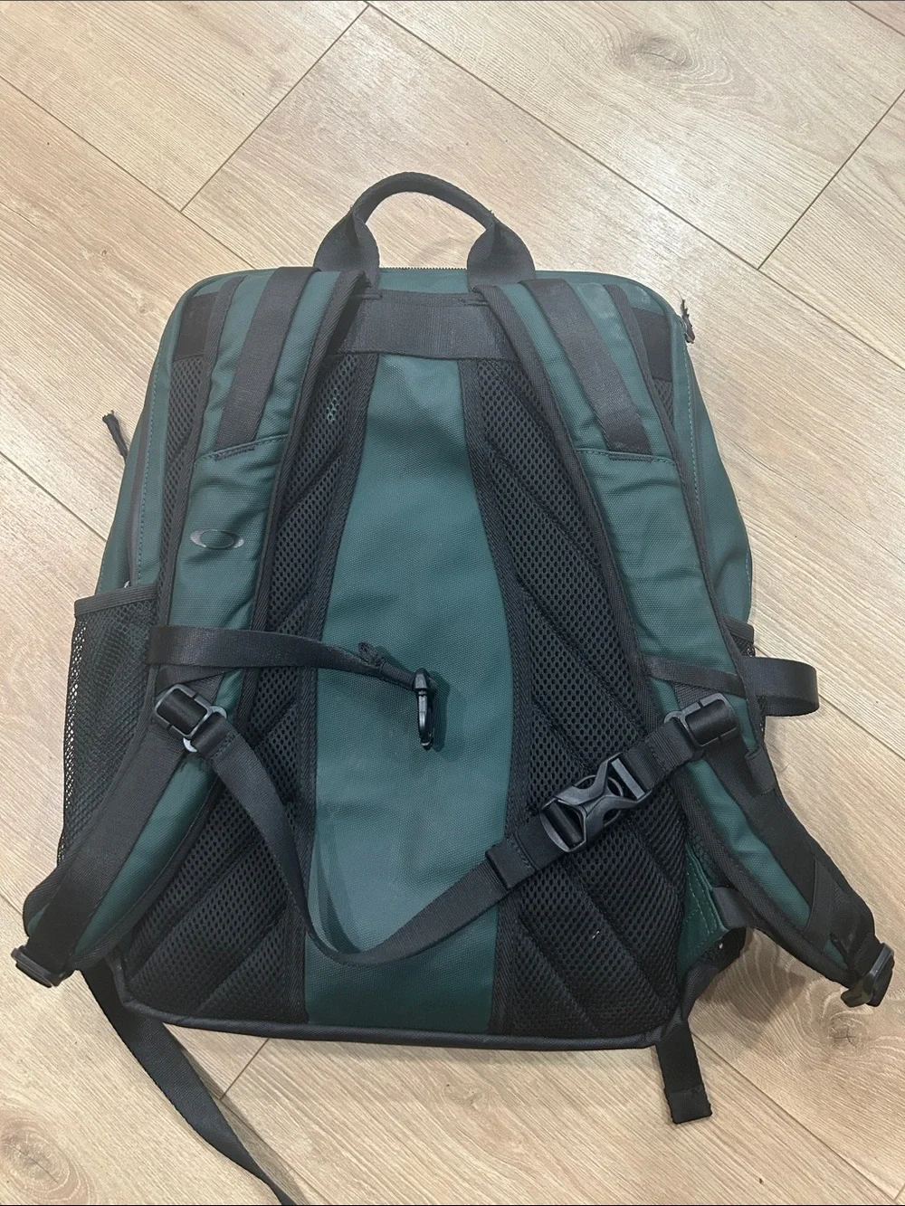 Oakley backpack dark