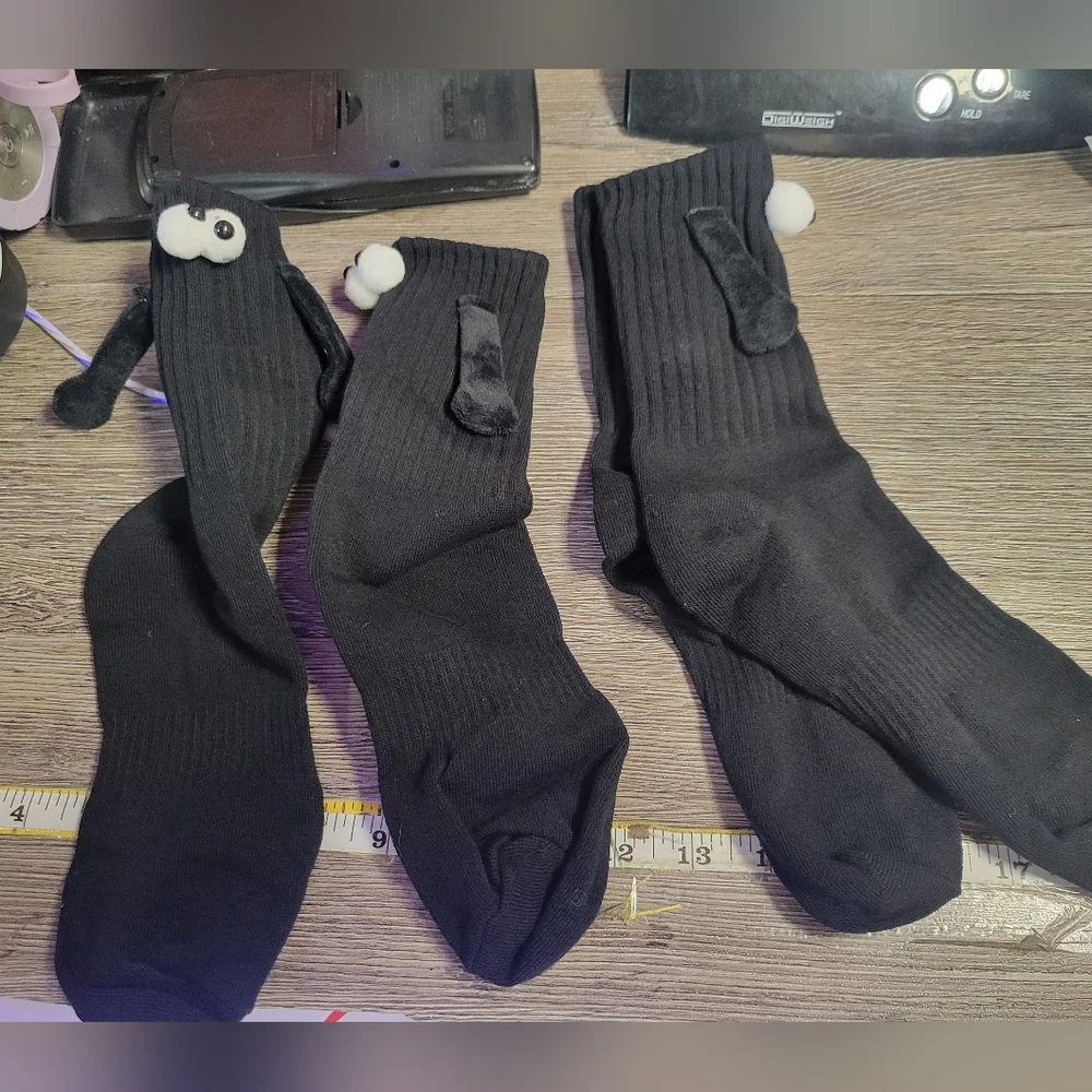 2‎ Pair Women's Friend Hand To Hand Magnetic Black Crew Socks A7